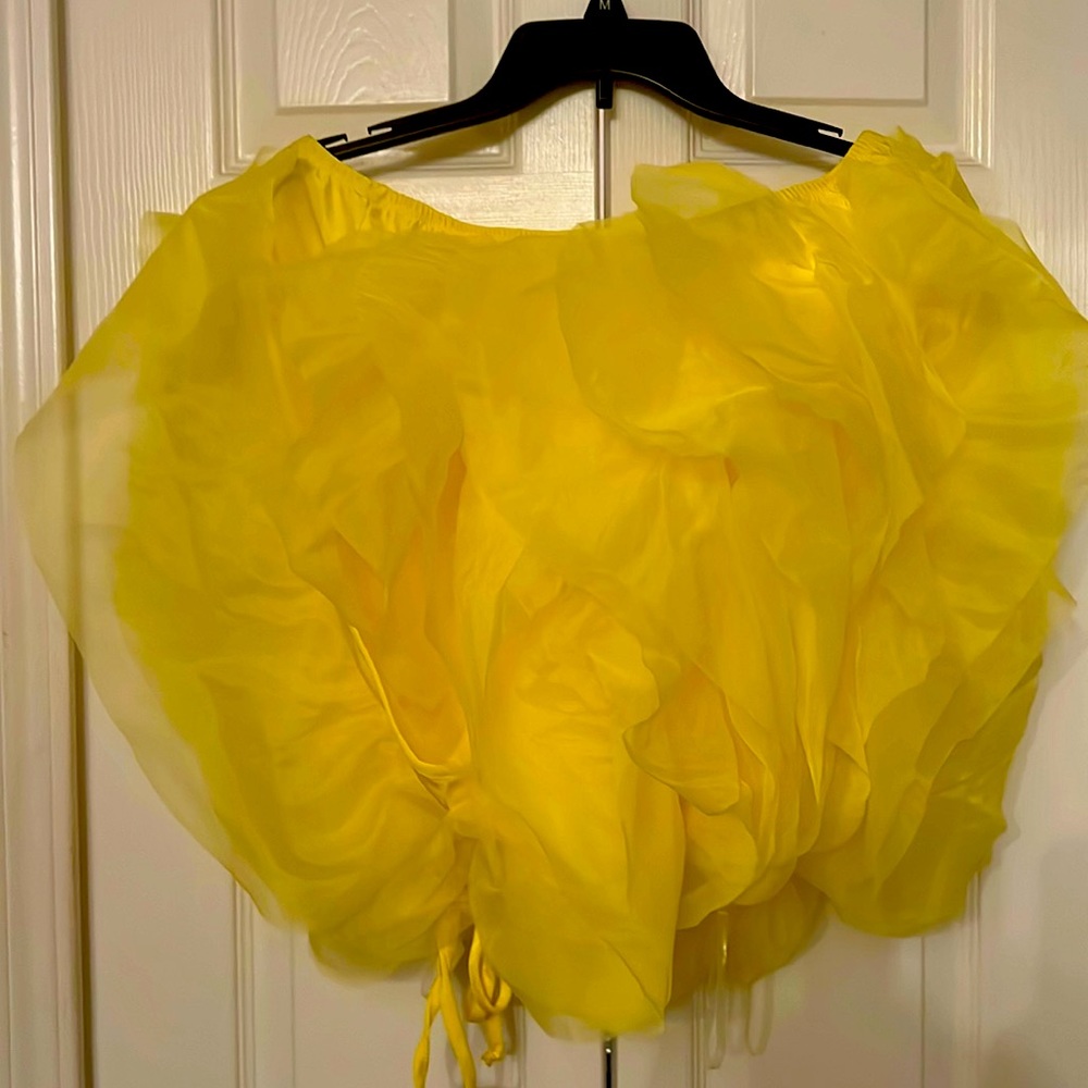 Yellow ruffle sleeve less top light weight new with tag